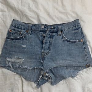 Light wash denim Levi’s shorts